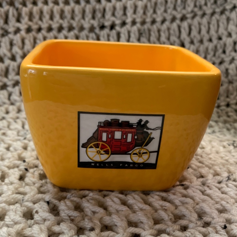 Wells Fargo Yellow Ceramic Planter/Dish
Approximately 4” square
